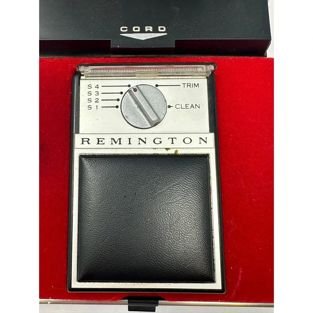 Vintage Remington 300 Selectro Electric Shaver Corded with Original‎ Case B2